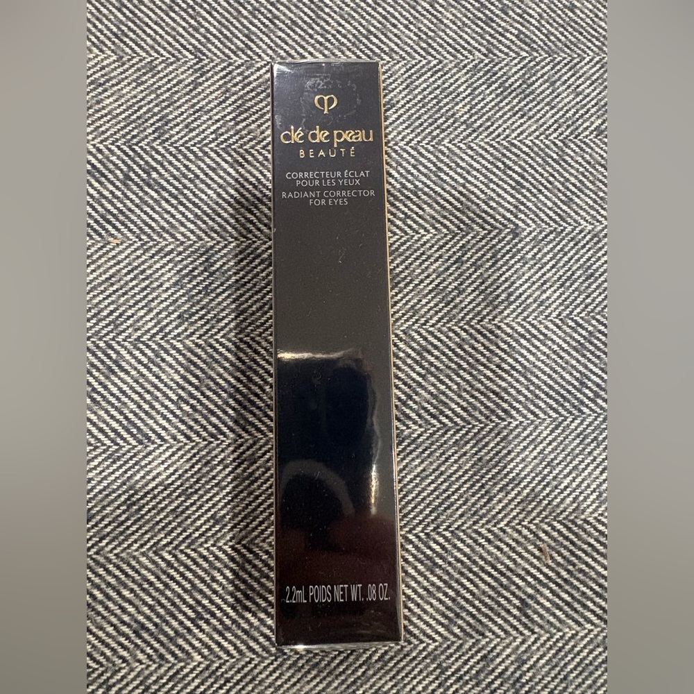 Cle de peau radiant eye corrector | beige | 2.2ml